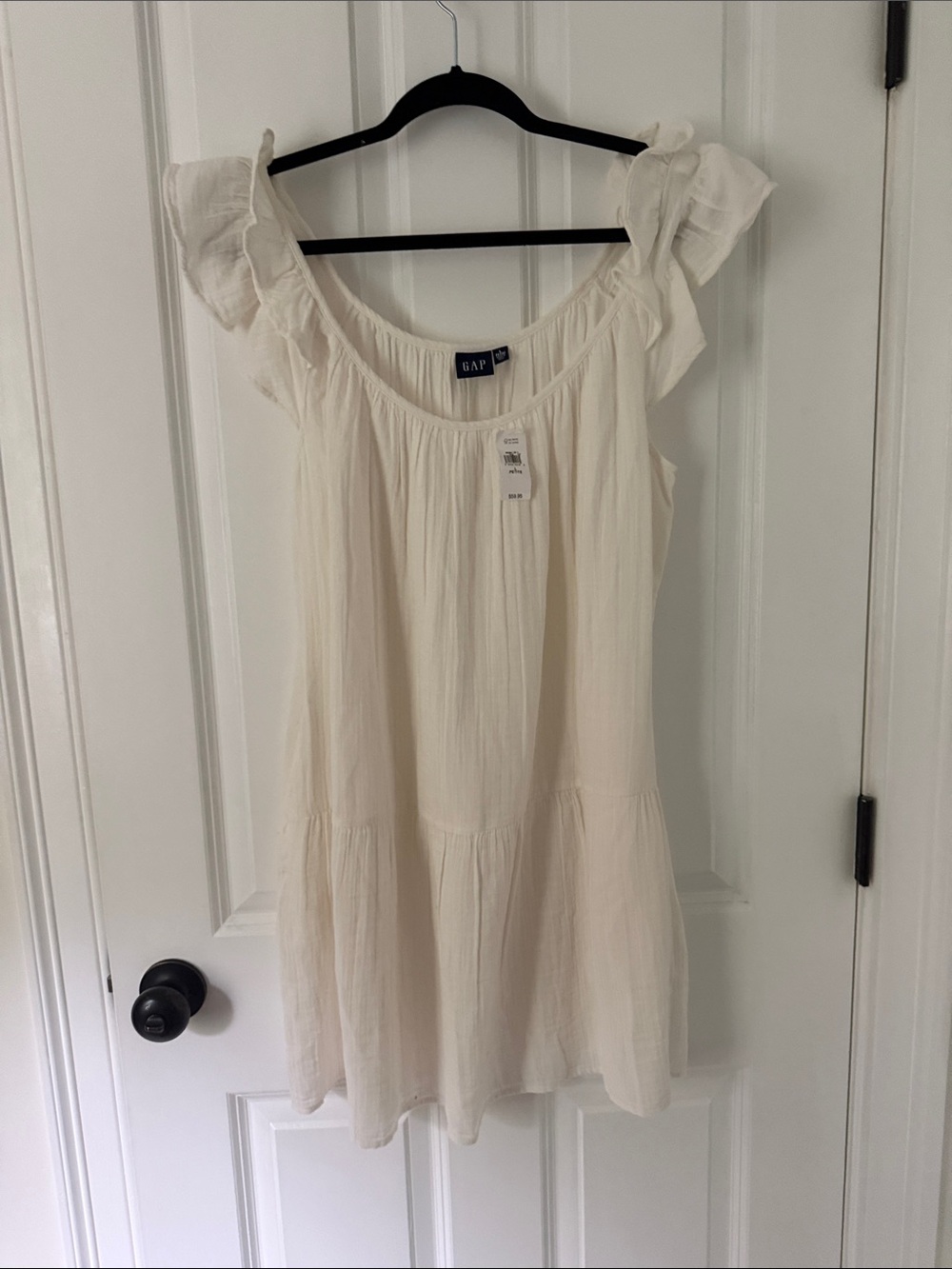 NWT Women’s GAP Cream/White Ruffle Strap Tiered Mini Dress. Size L Petite